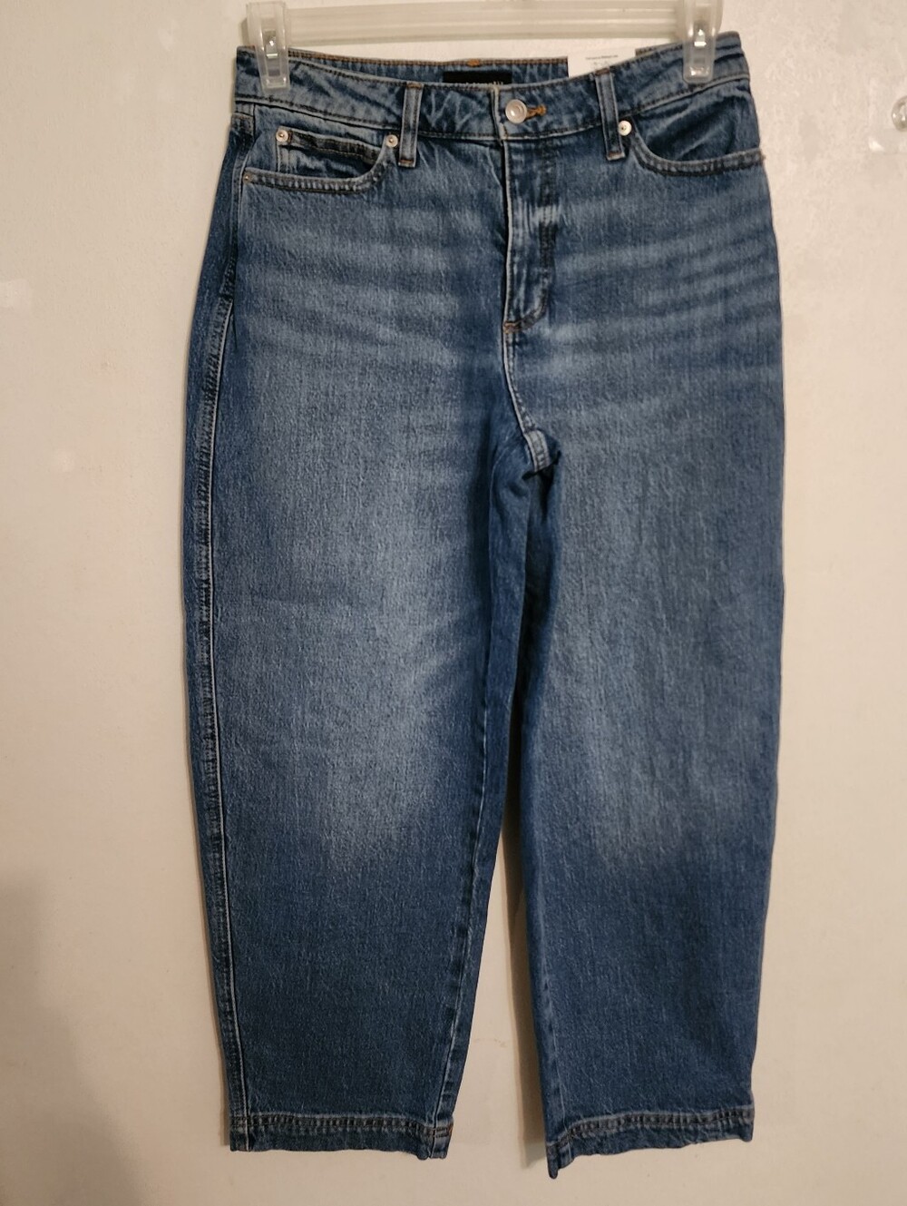 Free Assembly Mid Rise Wide Hem Barrel Jeans Size 2 NWT, Inseam 25"